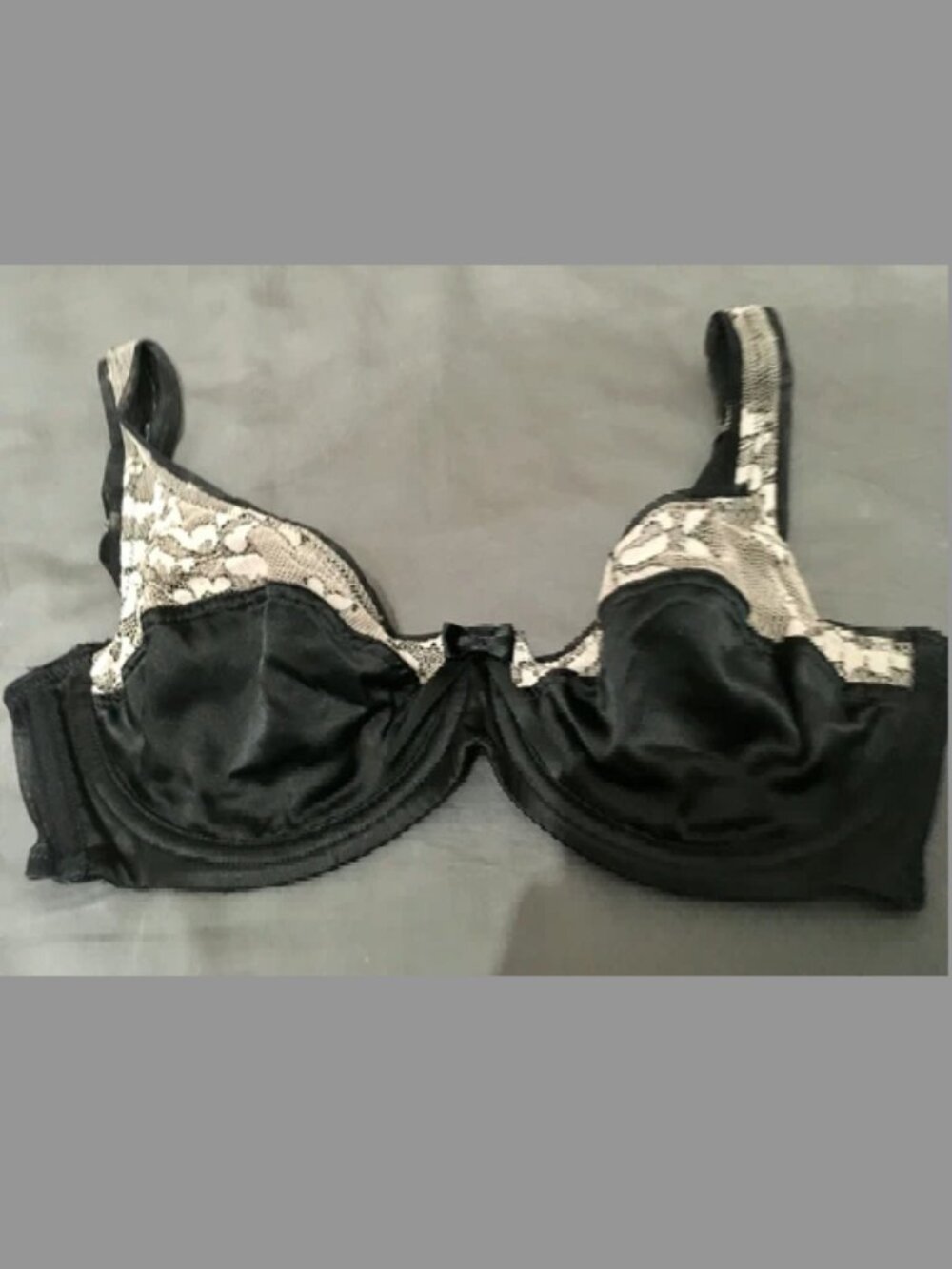 Victoria’s Secret Vintage Bra Underwire Black/Nude Lace SZ 34C